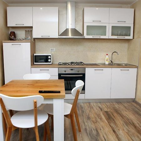 Nice Apartment Near The Sea Es3 Umag Exterior photo